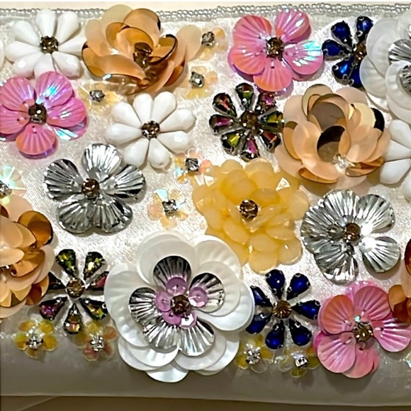 Floral beaded bag - Picture 2 of 2